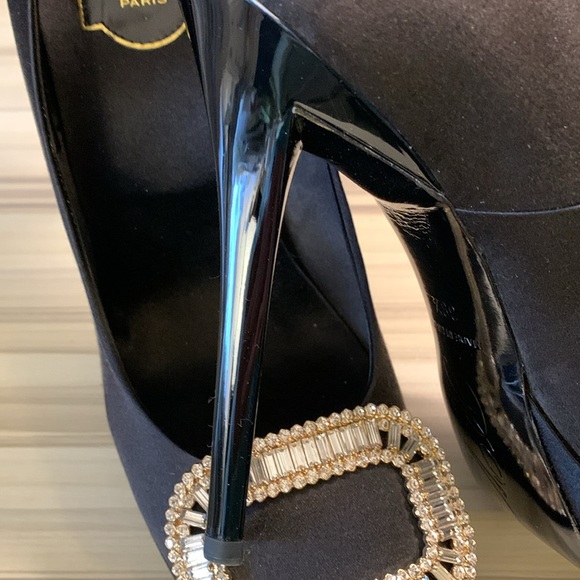 Roger Vivier Paris Black Satin Limelight Buckle Embellished Platform Pumps - Picture 4 of 13